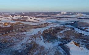 “雪原霸主：冰封赛段的速度传说”