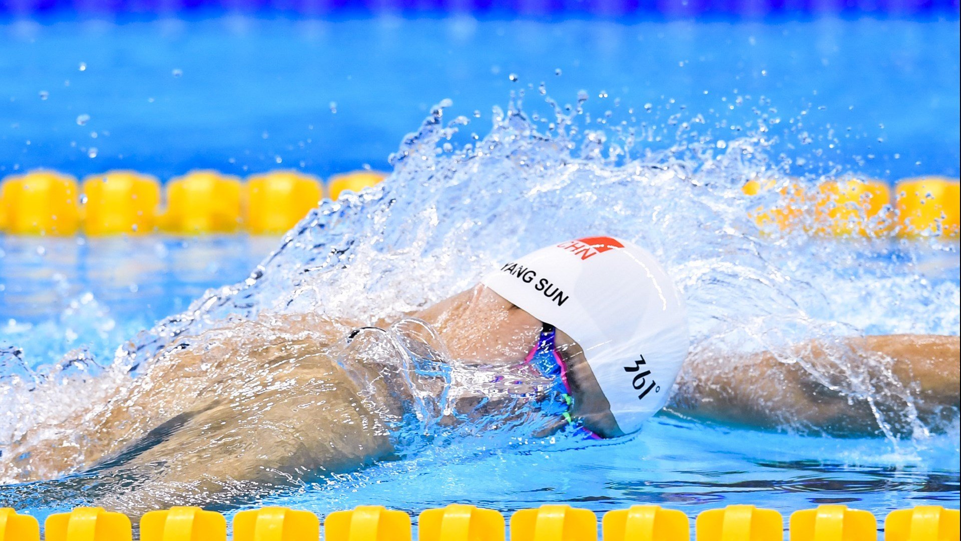 乐鱼(中国)体育官方网站-德国男子67公斤级举重选手在决赛中获得银牌,德国女子举重运动员