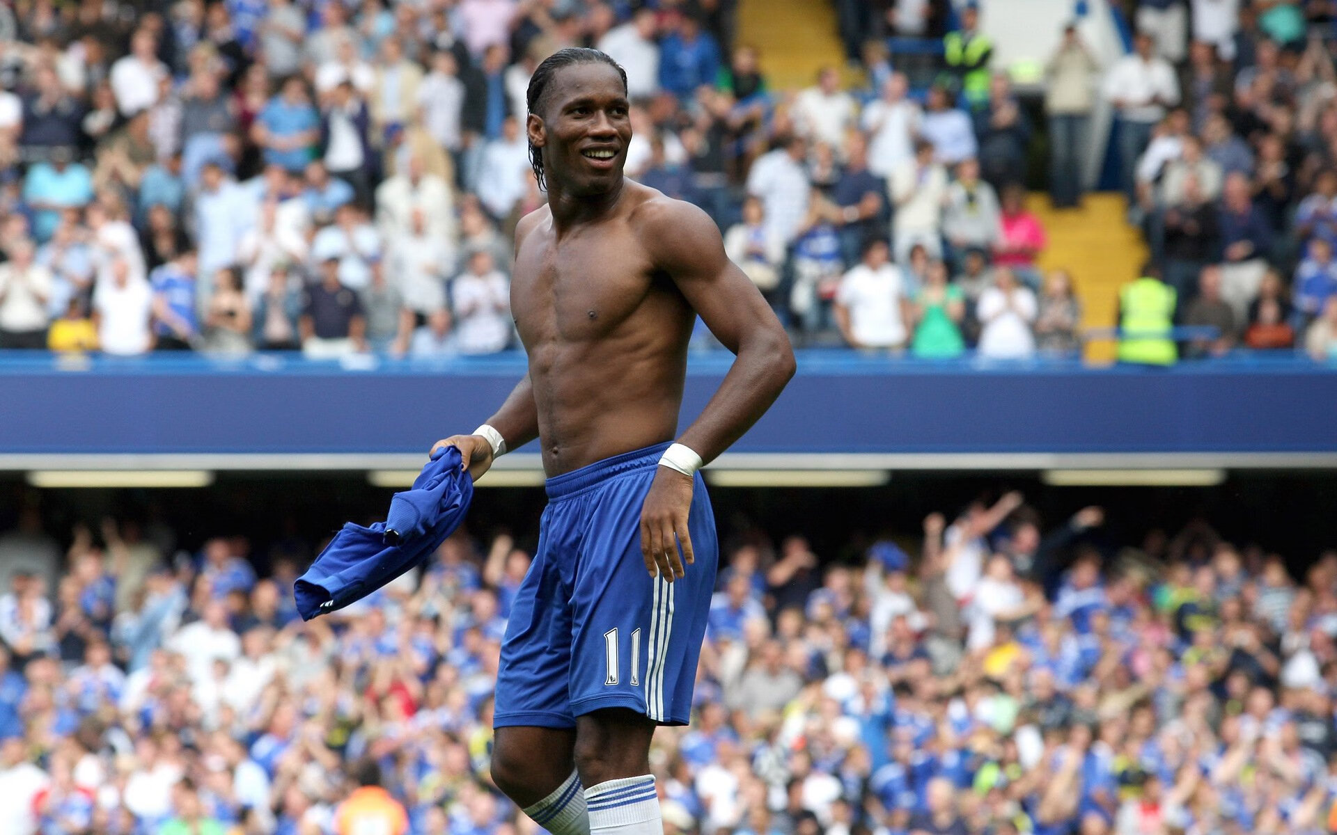 乐鱼在线-西甲:巴萨3-1逆转赫塔菲,莱万和登贝莱表现出色,巴萨3-3莱万特